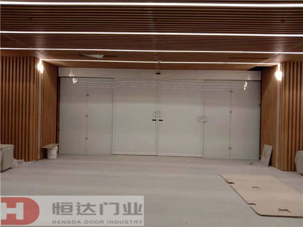 白色彩釉玻璃平滑感應門