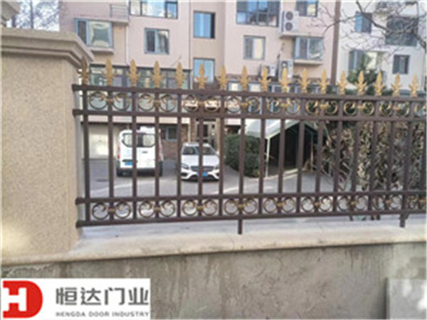 都霖美景銅門和鋁藝護欄 